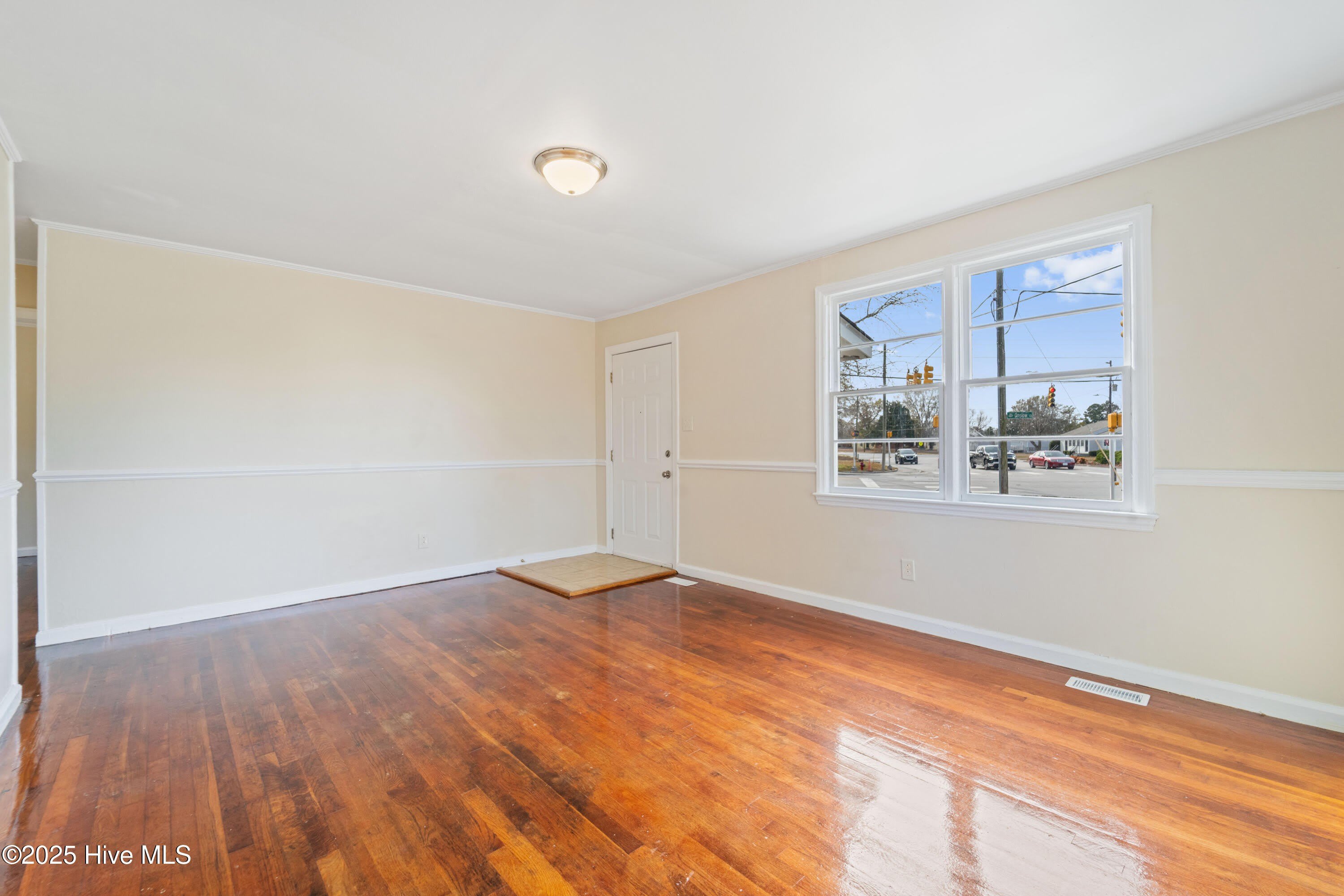 2272 Onslow Drive – photo 4