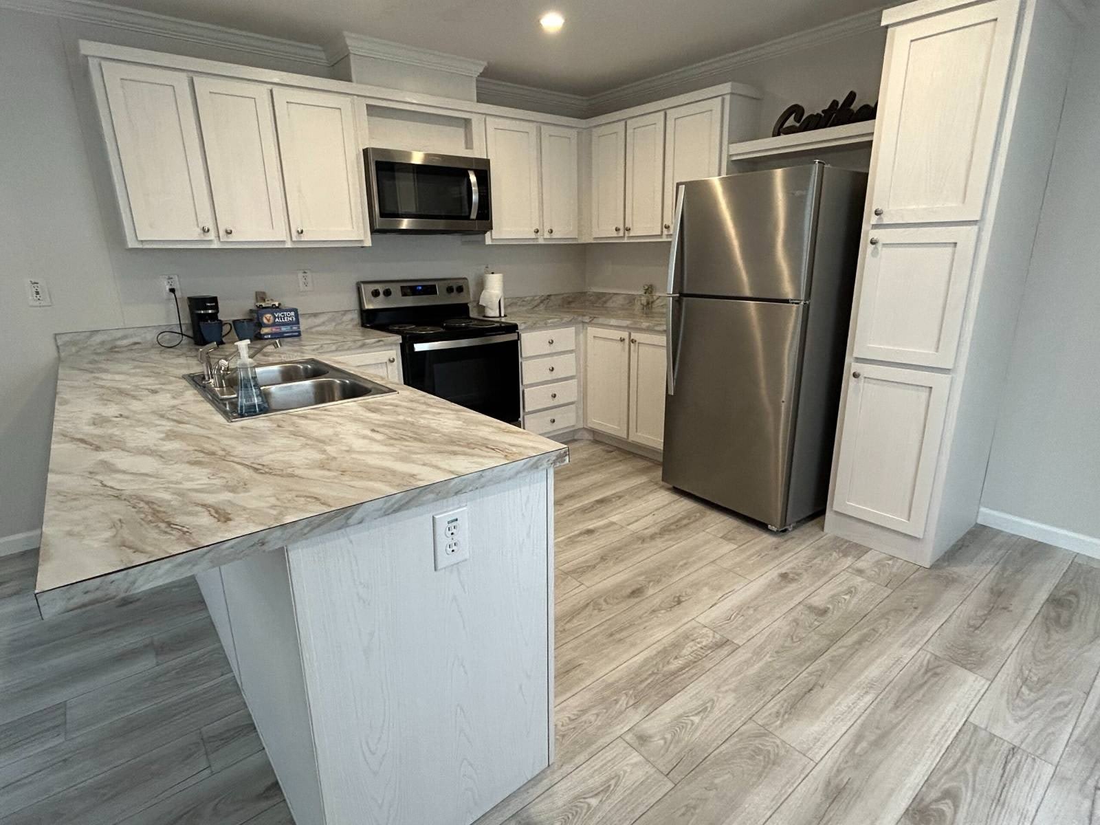 925 301 Blvd E – photo 4