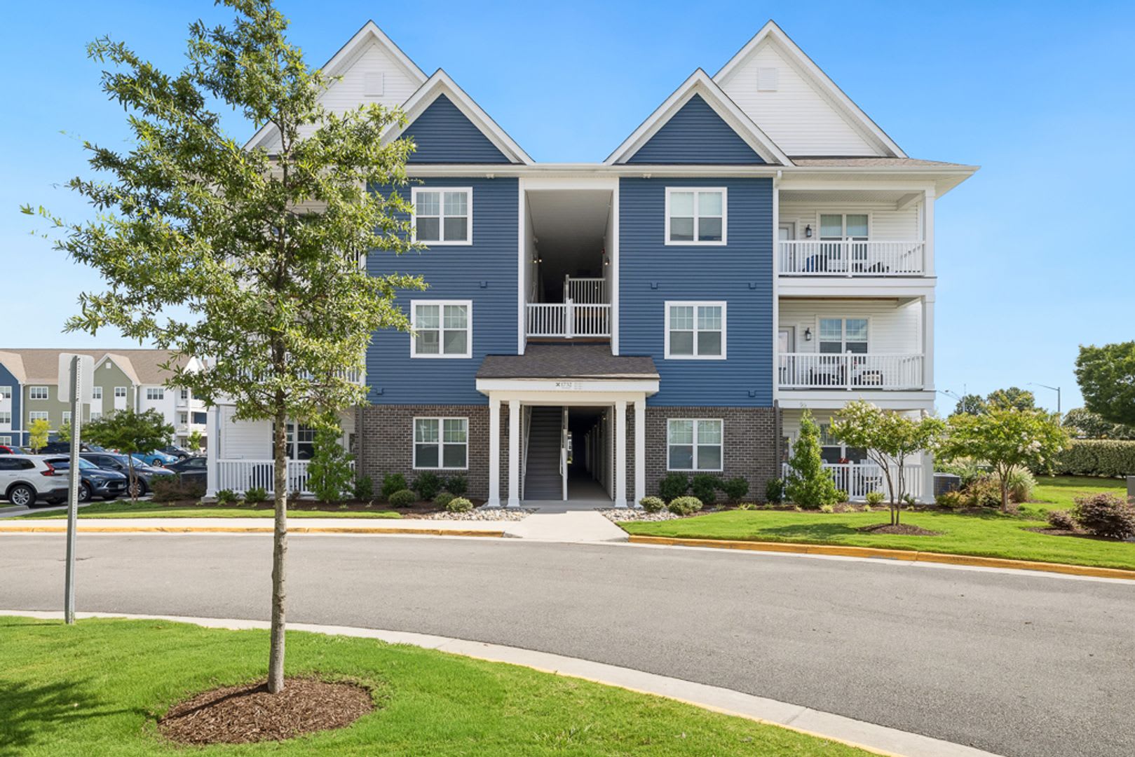 Like-new 2 bedroom, 2 bathroom condo in the desirable Spence Crossing community! – photo 2