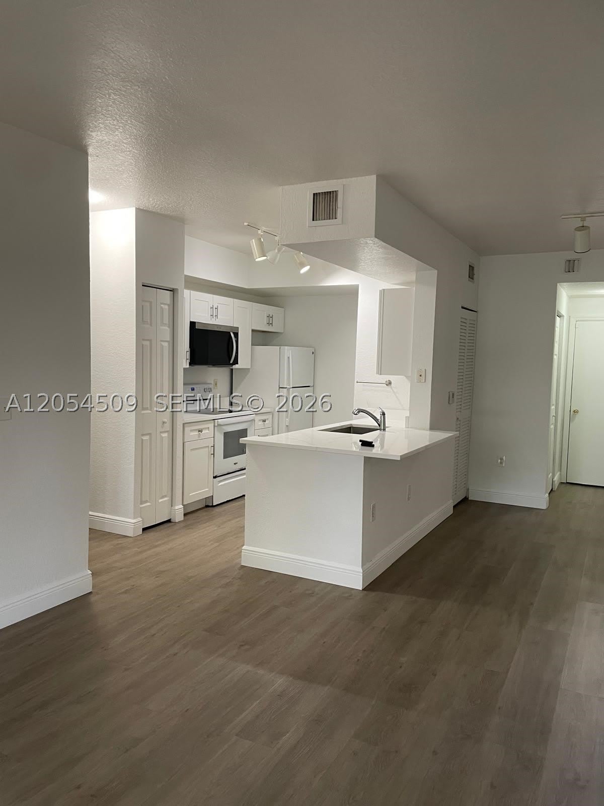 2500 Centergate Dr – photo 3