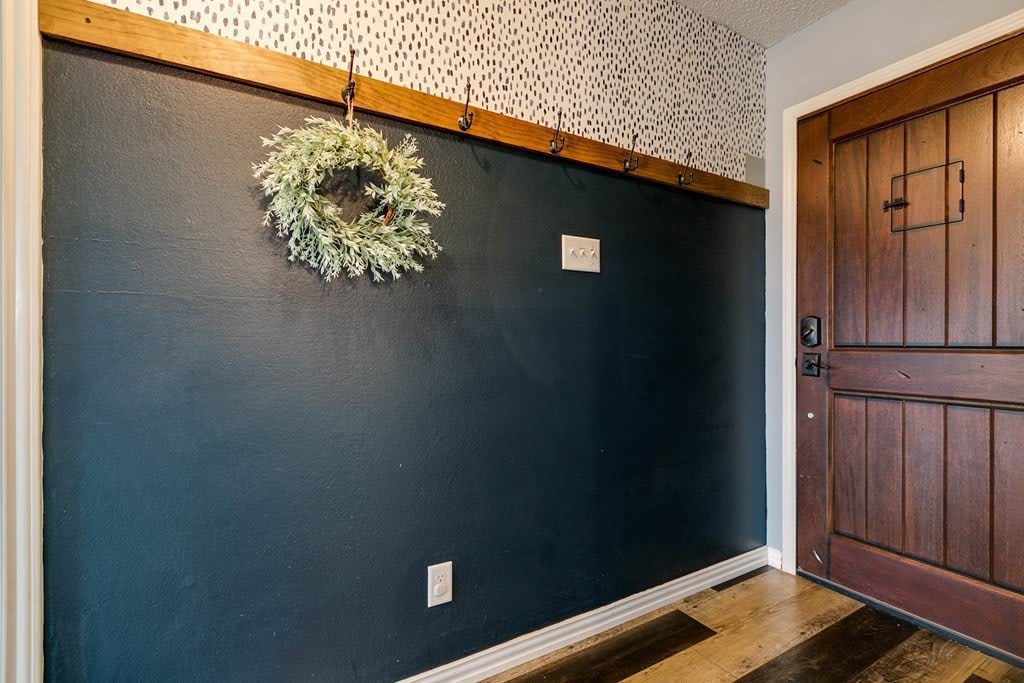 1221 Elmo Lane – photo 3