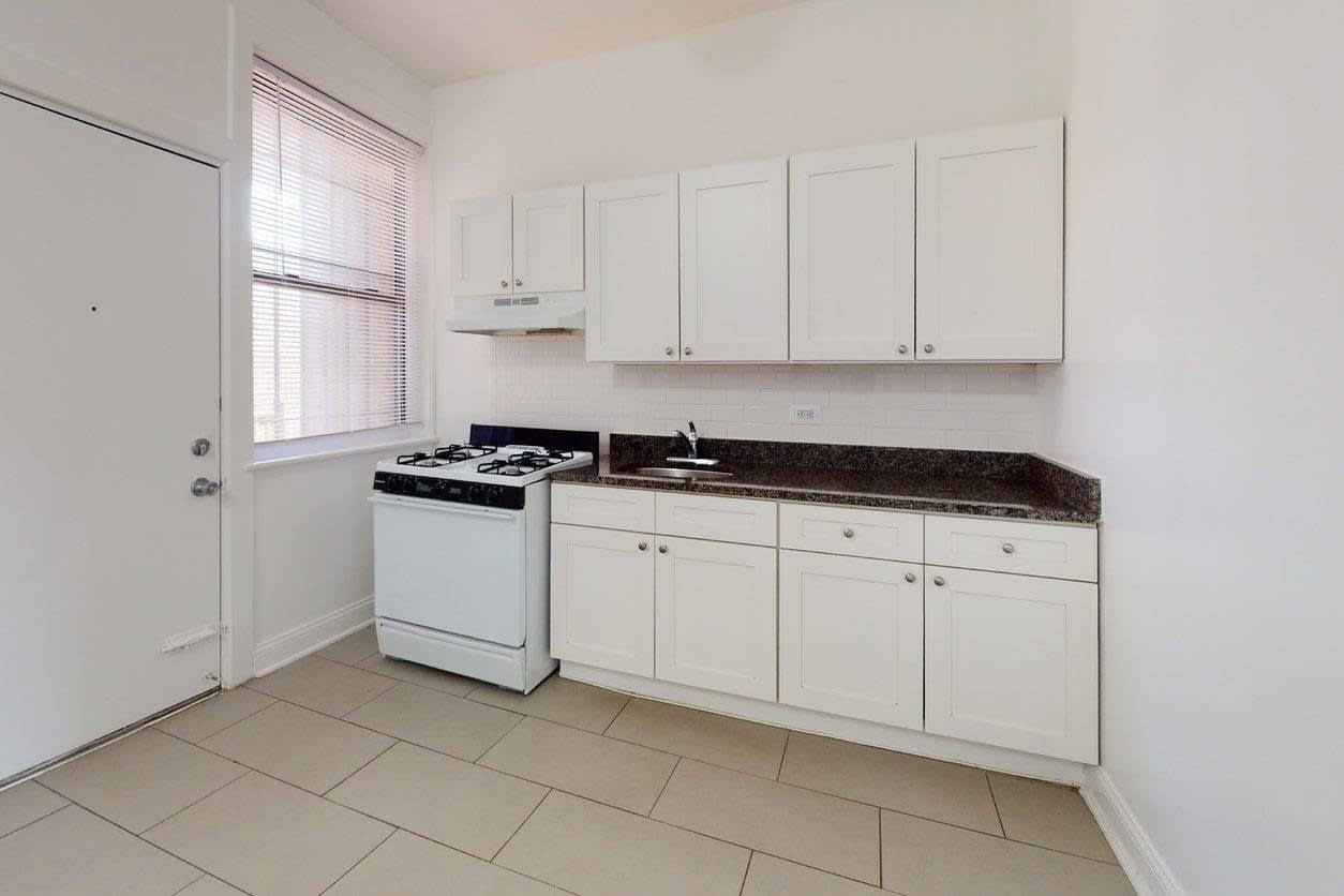 5416 S. Woodlawn Avenue – photo 1