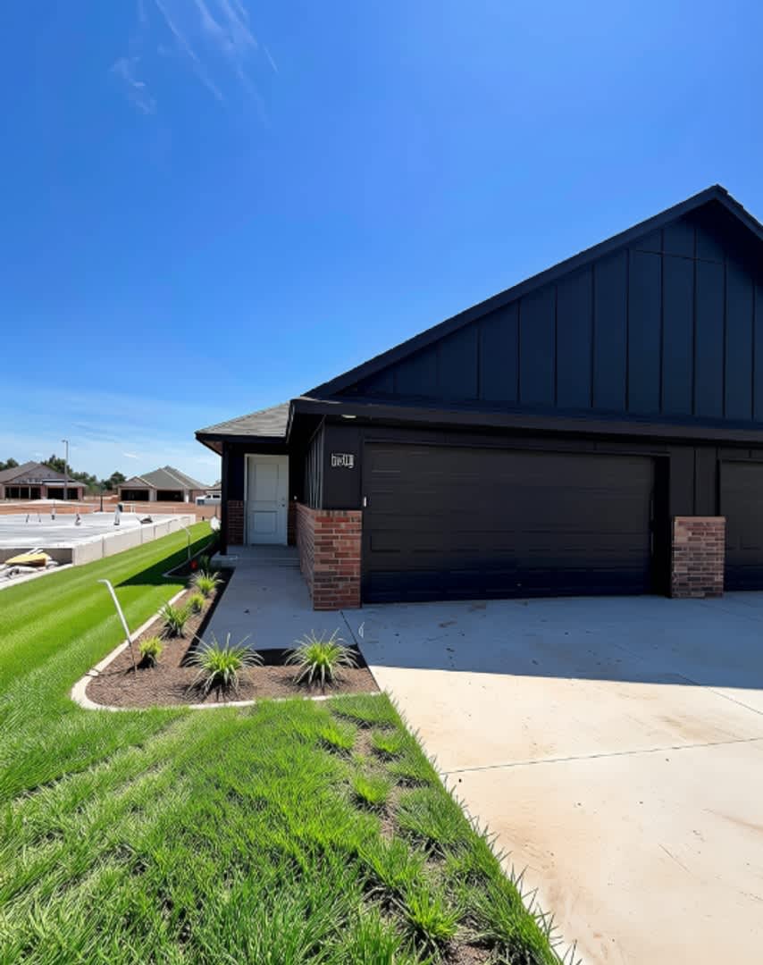 Brand-New 3-Bed, 2-Bath Home with 2-Car Garage in Yukon! – photo 2