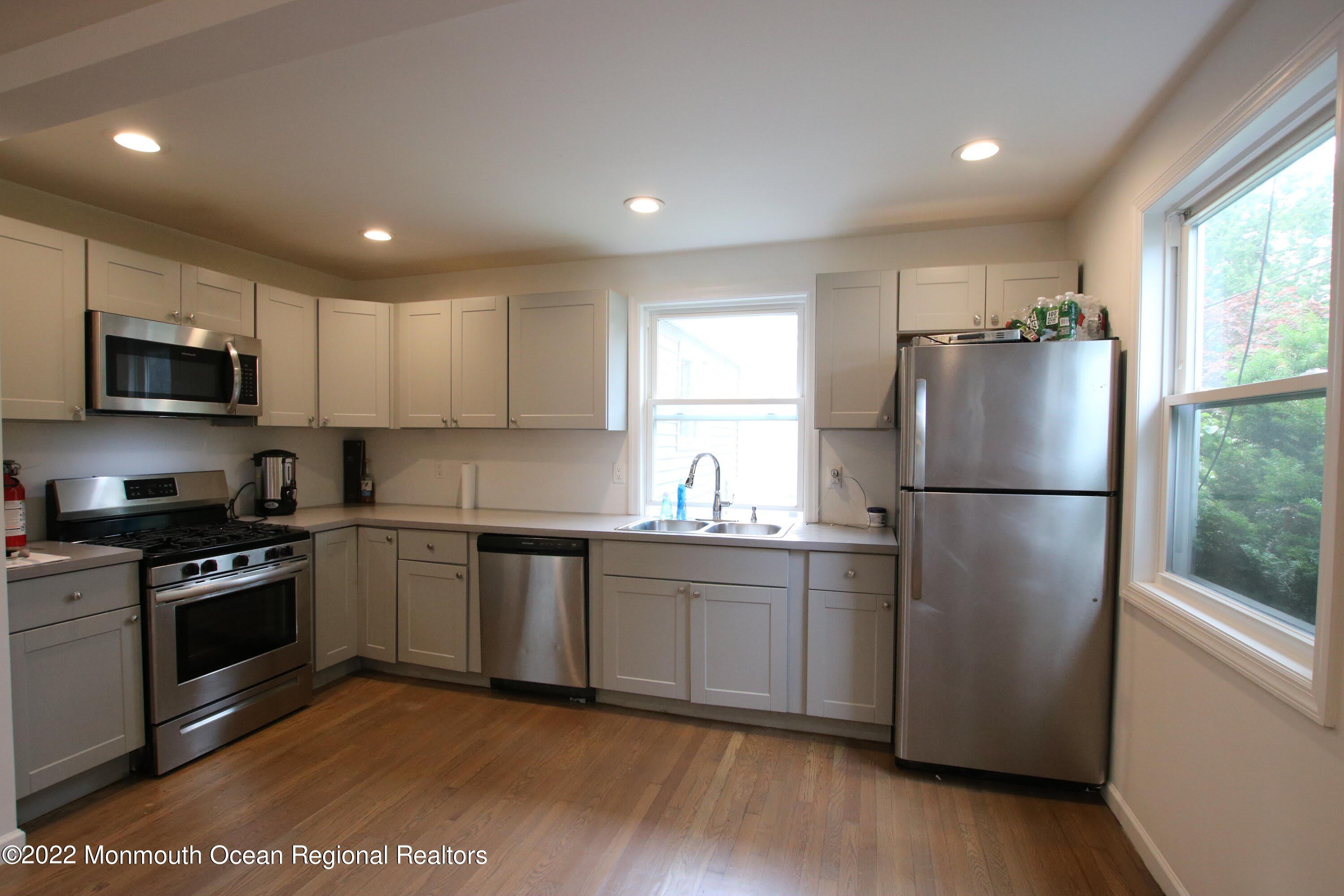 142 Delaware Avenue – photo 3