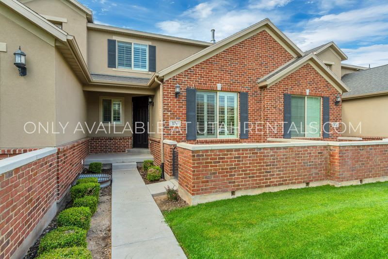 136 W 3360 N – photo 3
