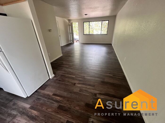 1102 Northwest E Street – photo 3