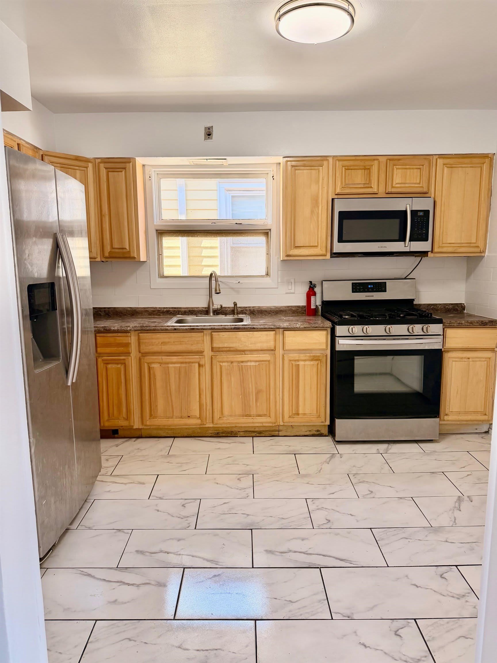 24 E 18TH ST – photo 1