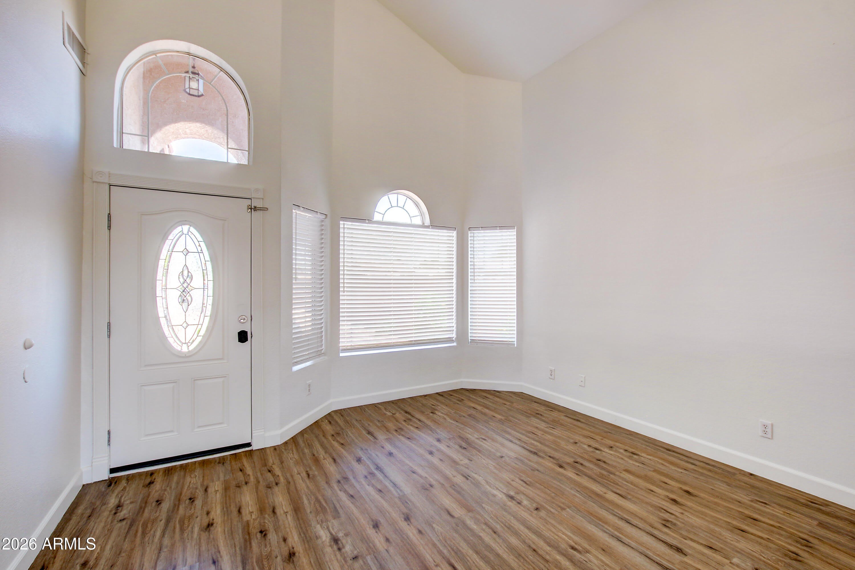 1550 N SUNSET Place – photo 2