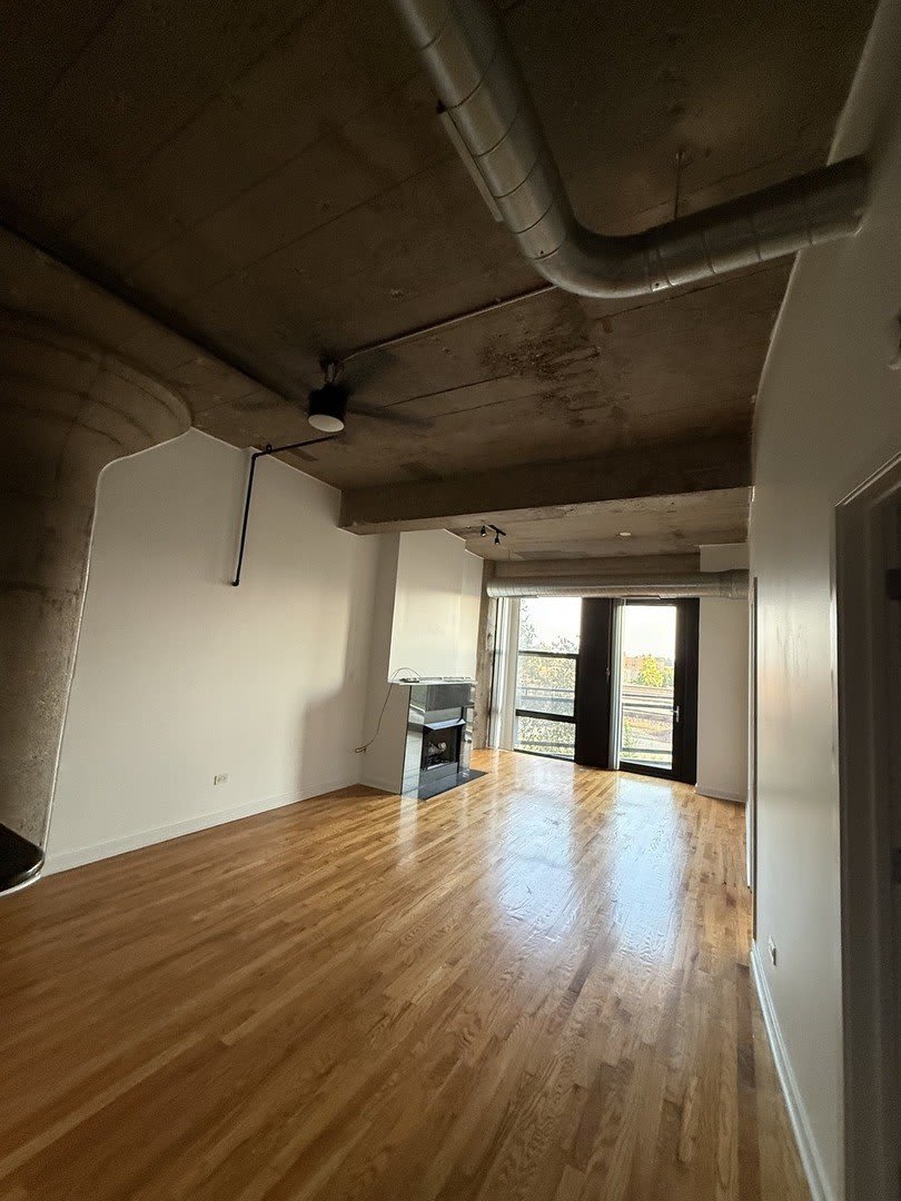 1071 W 15TH Street – photo 3