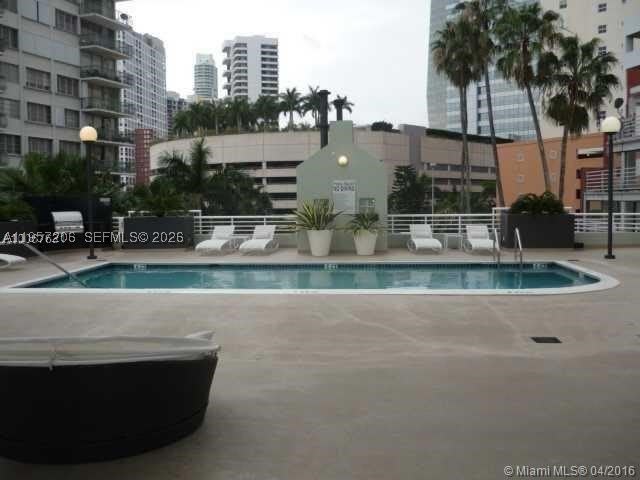 1402 Brickell Bay Dr – photo 2