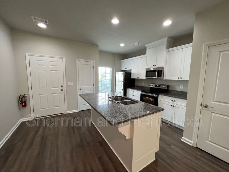 672 Dobhill Lane – photo 3