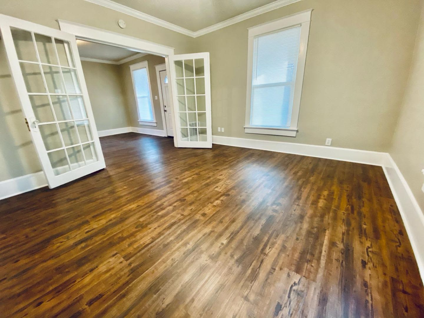3 bedroom, 2 bathroom recently updated in Cooper Young – photo 3