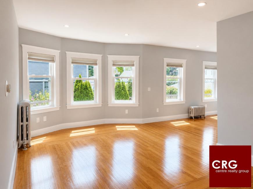 24 Saunders Rd. – photo 3