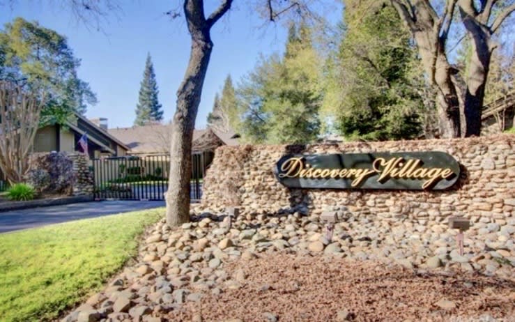 1915 Discovery Village Lane – photo 1