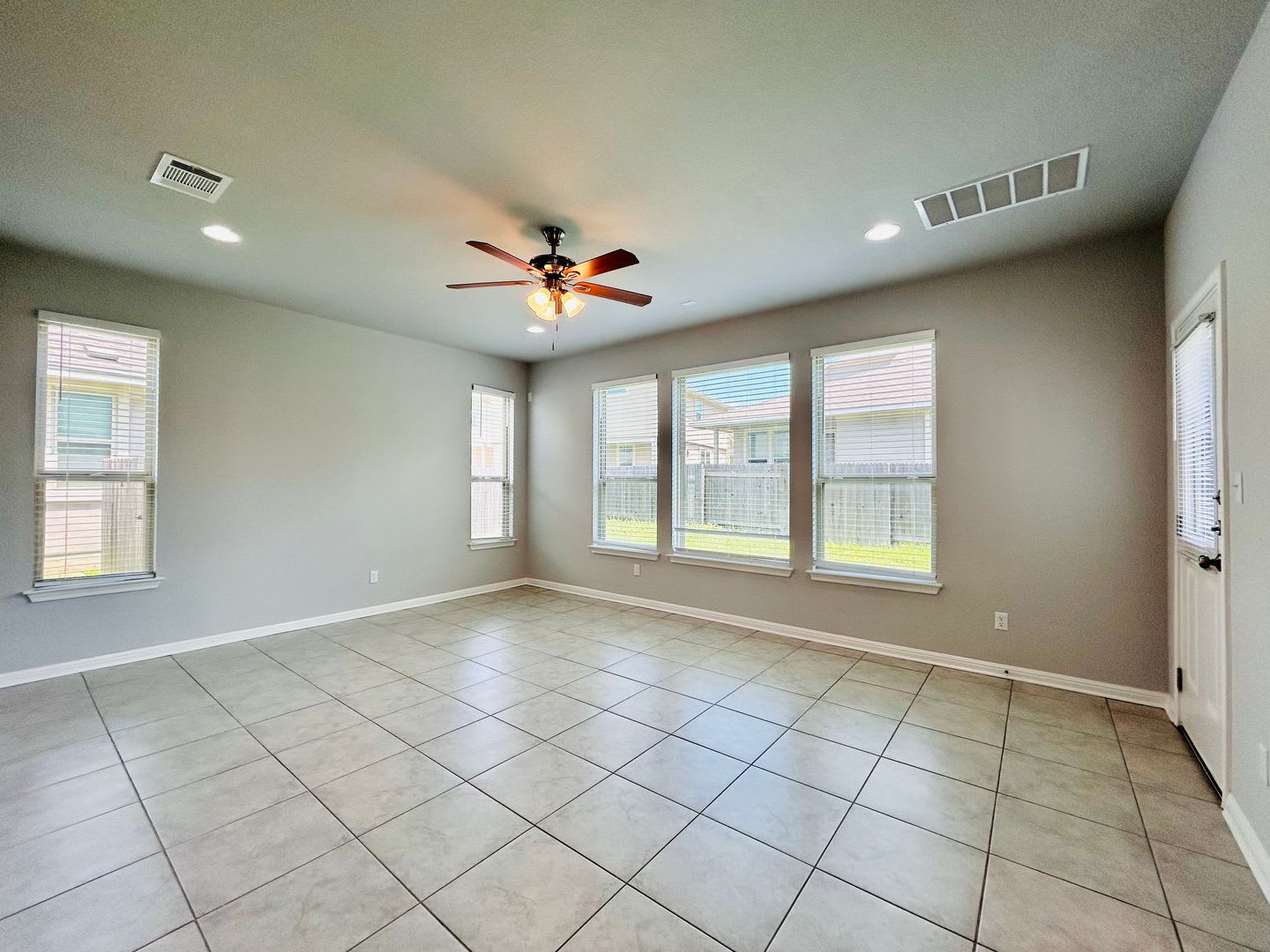 1156 Capra Lane in Leander – photo 4