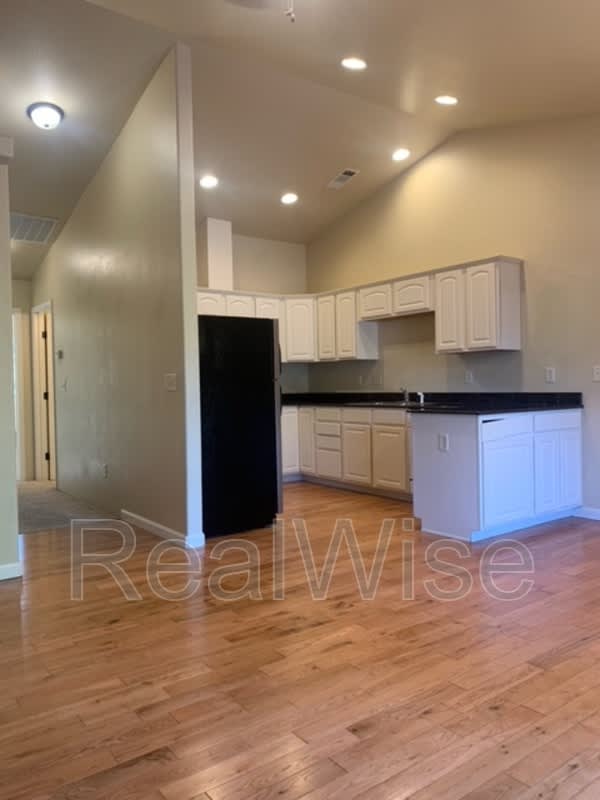 205 Classick Dr – photo 3