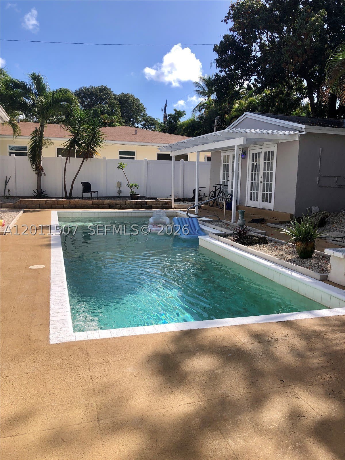 1630 Ne 4Th Pl – photo 4