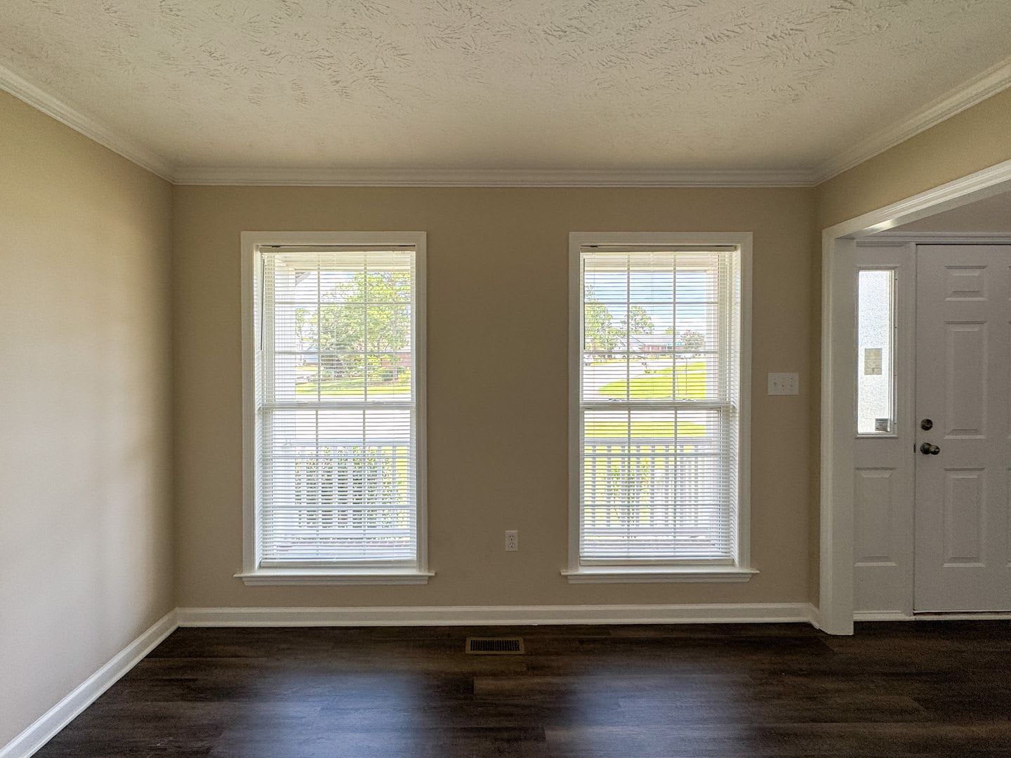 Charming 3 Bed 2.5 Bath Hope Mills Home – photo 4