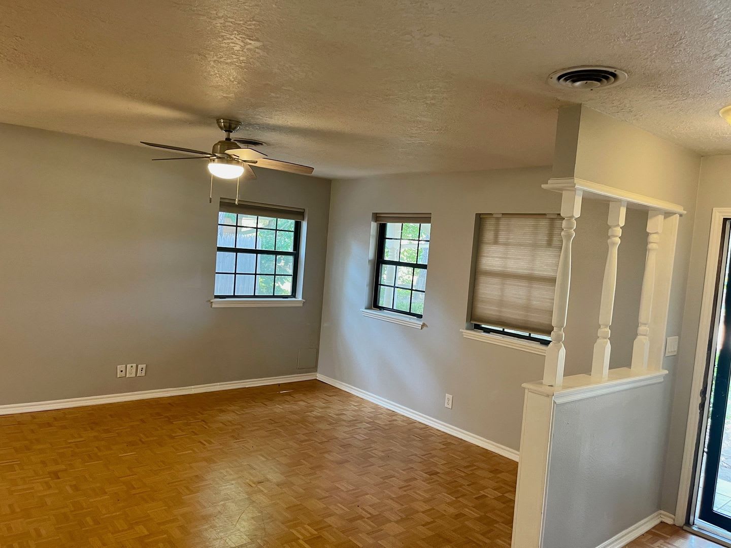 Remodeled Home On A Quiet Street Just One Mile West Of Ou Campus – photo 3