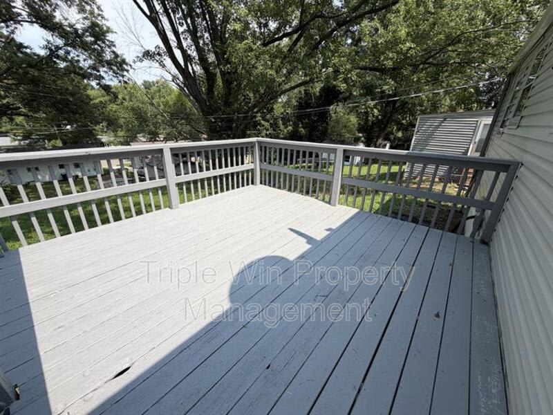 1113 Highmont Dr – photo 3