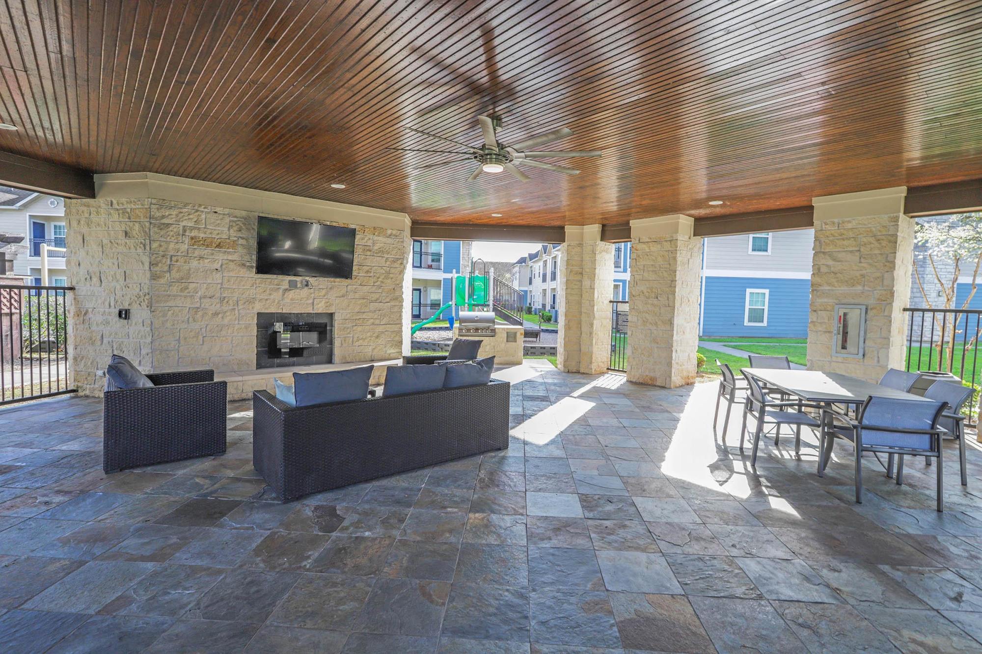 Residence at Lake Jackson – photo 5