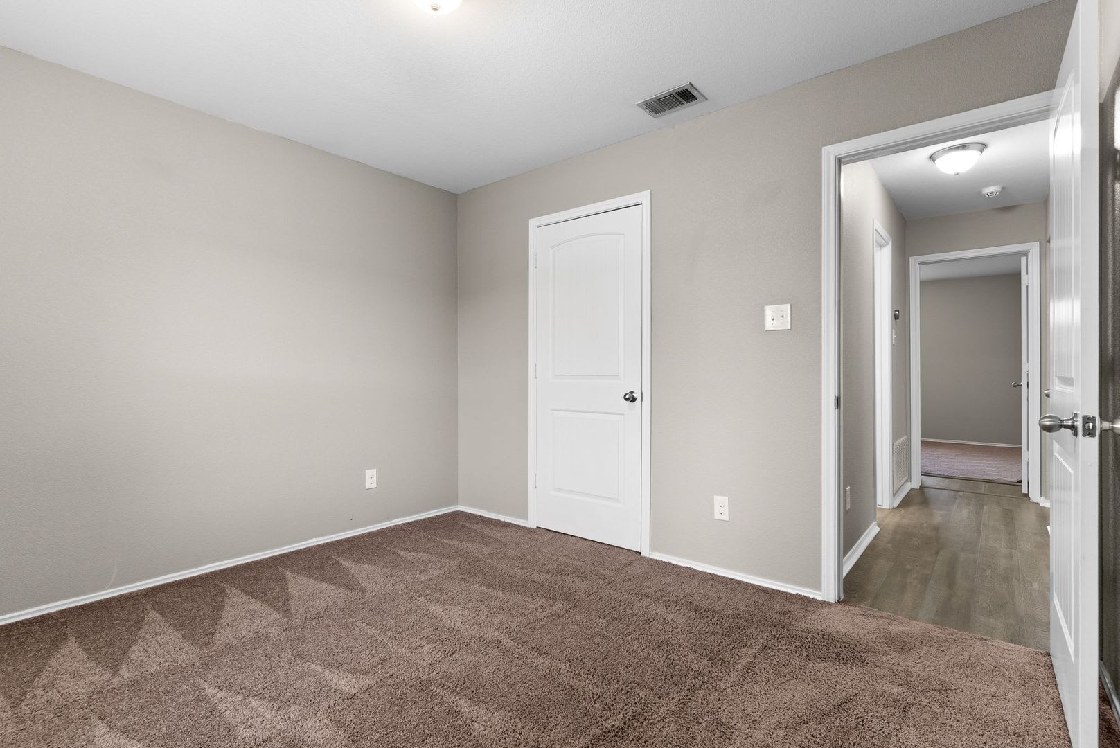 7606 Oliver Loving – photo 5
