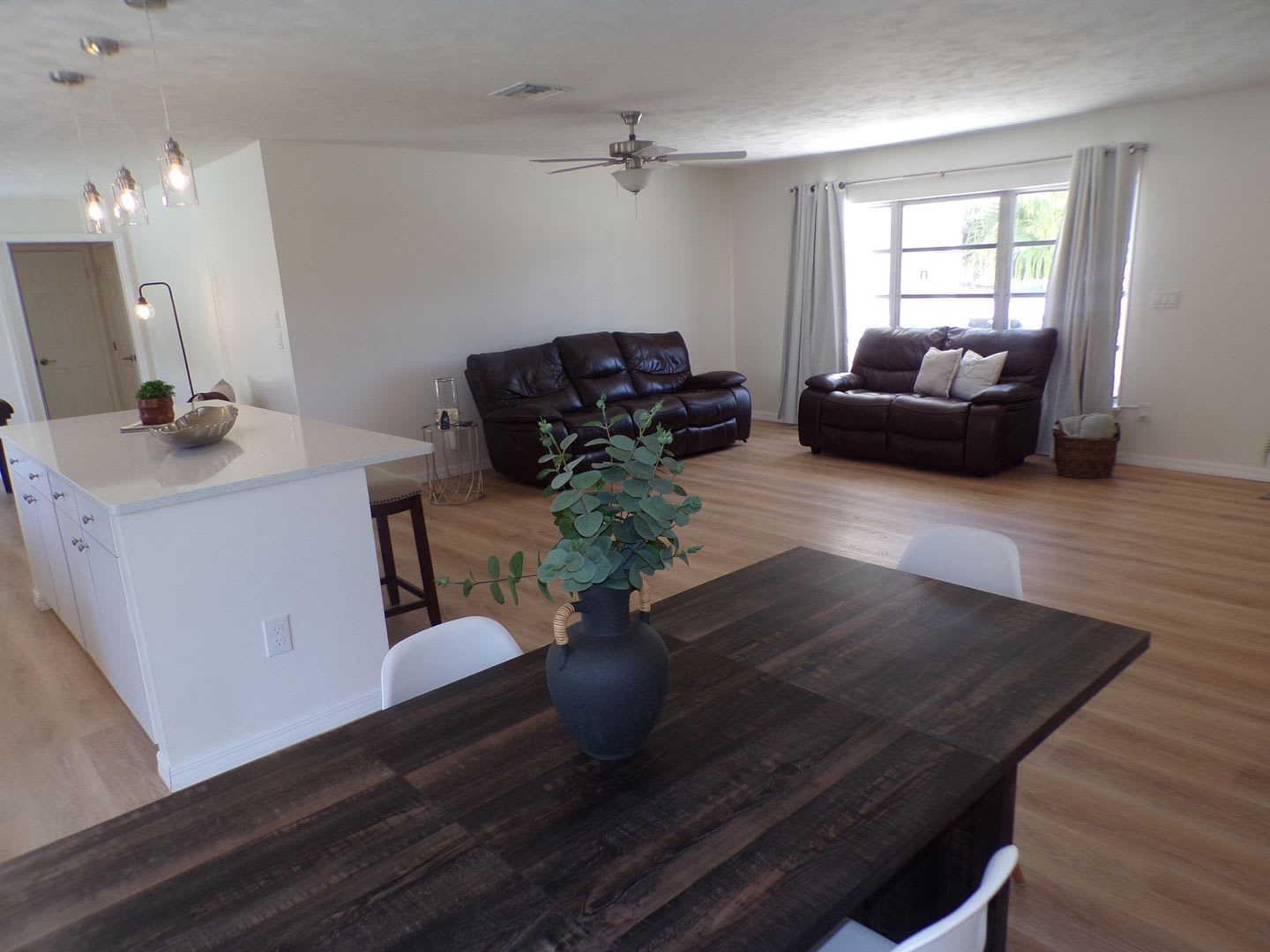 Turn-key Furnished POOL home! – photo 5
