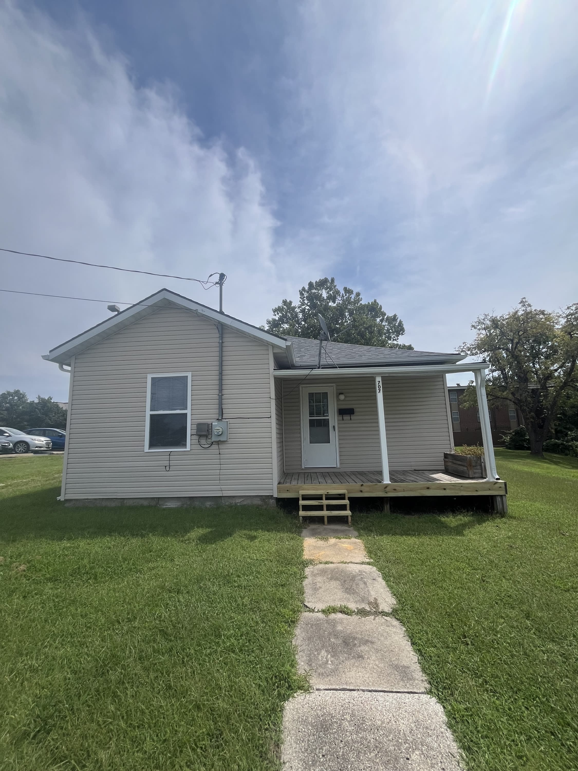 707 South College Street – photo 1
