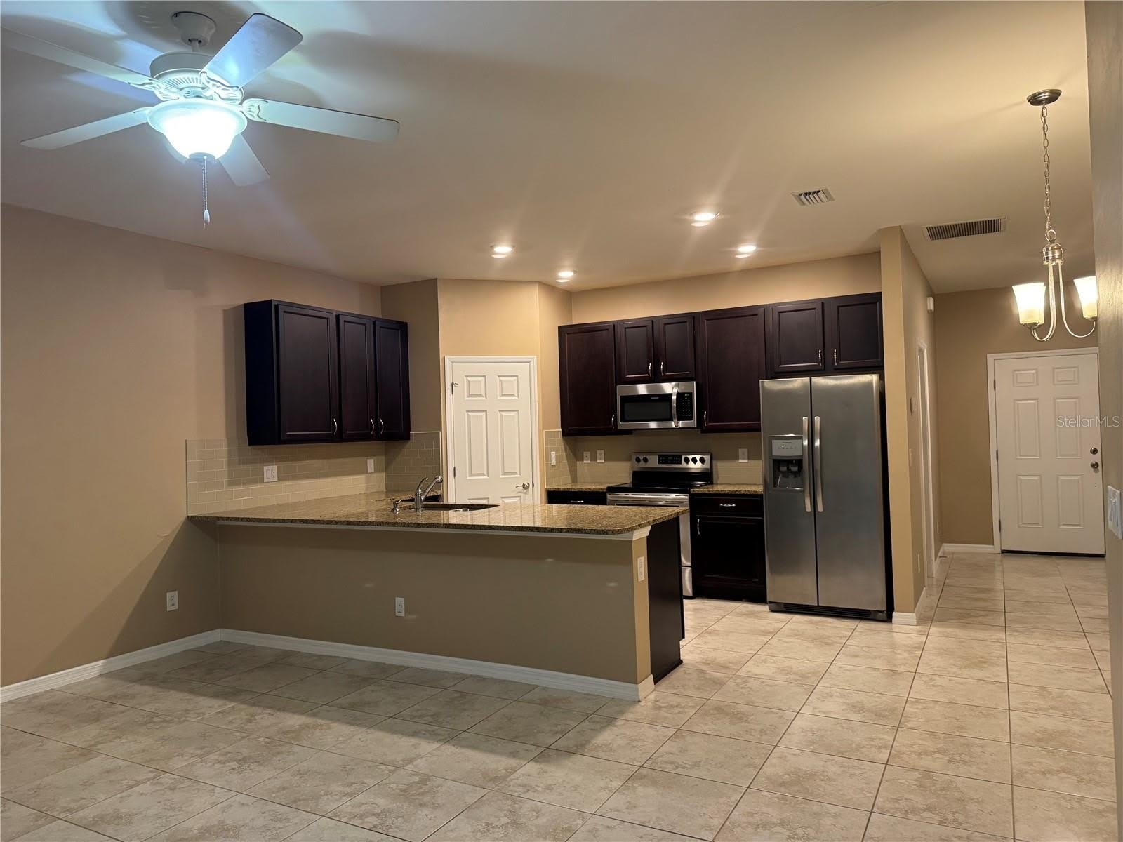 26077 SANDHILL Boulevard – photo 2