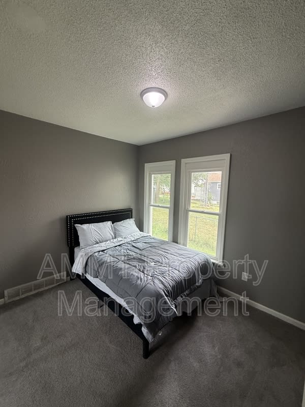1838 J Avenue Northeast – photo 2
