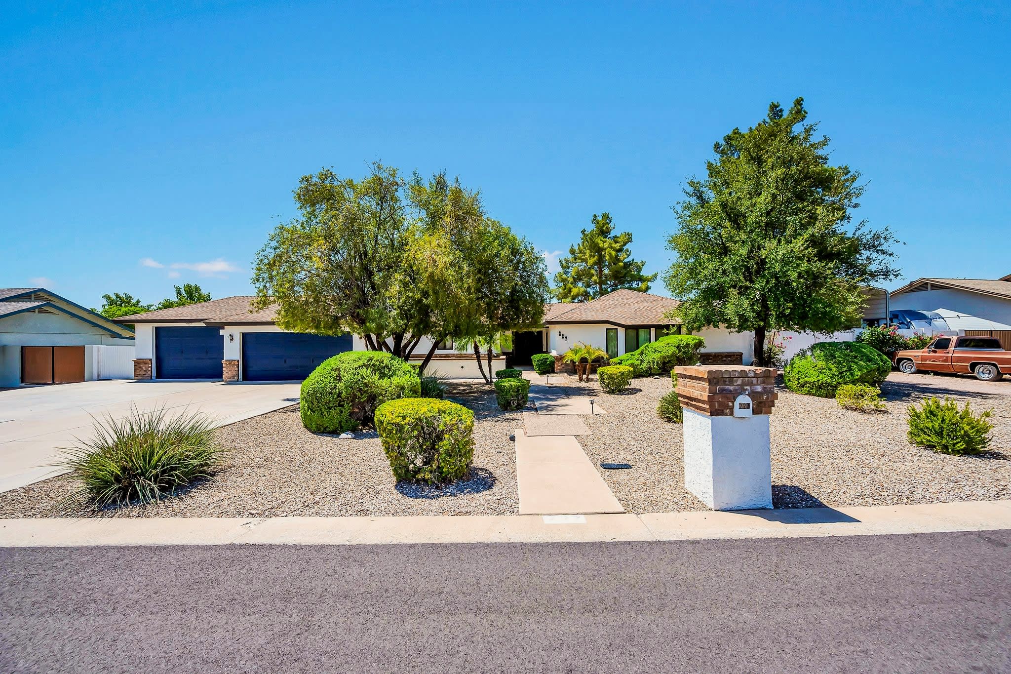 227 West Caroline Lane – photo 1