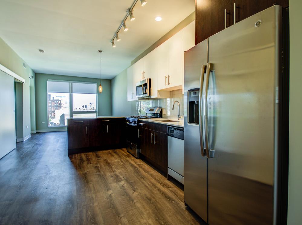 851 W Grand Ave – photo 2
