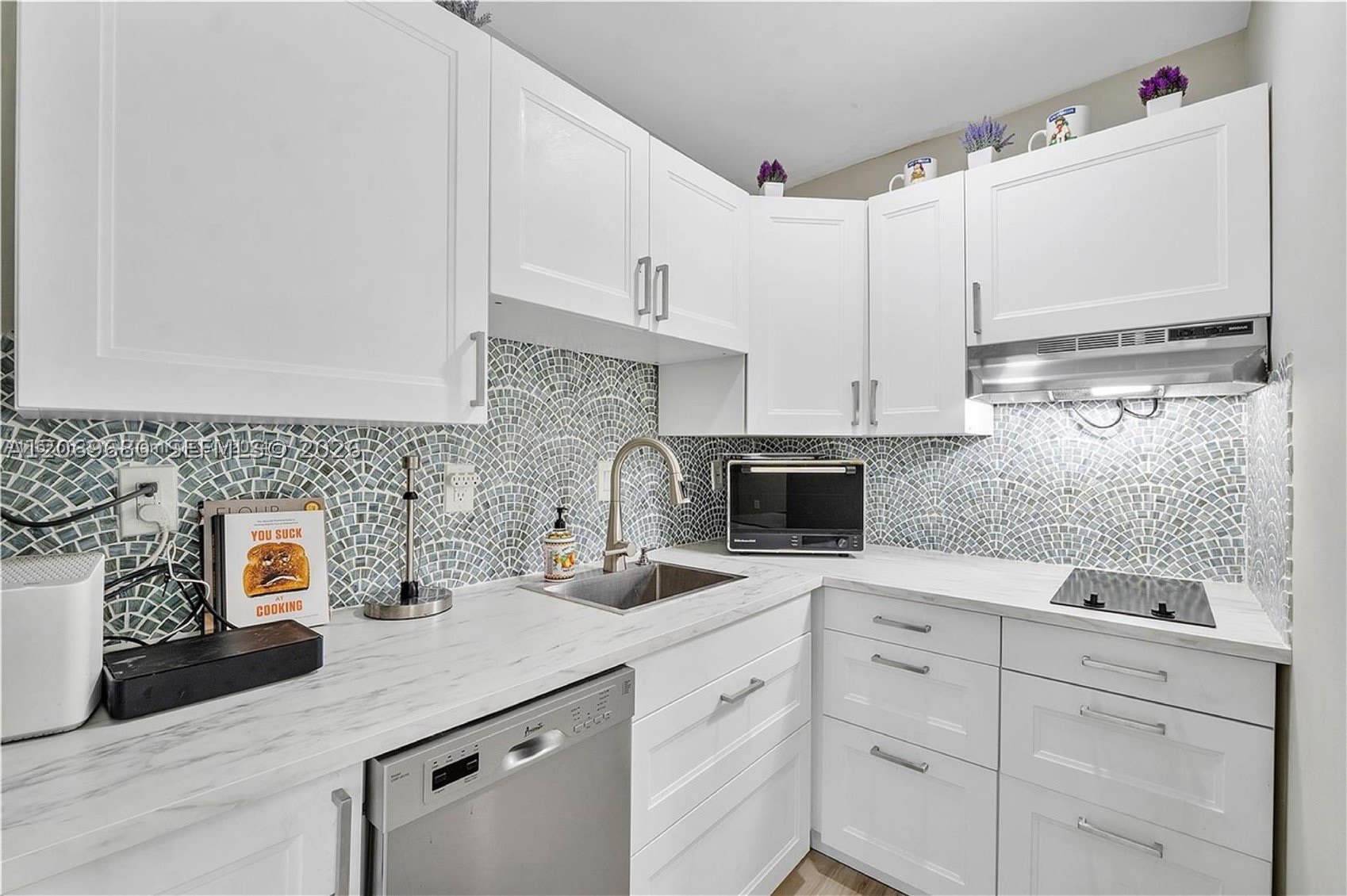 1125 Almeria Ave – photo 2