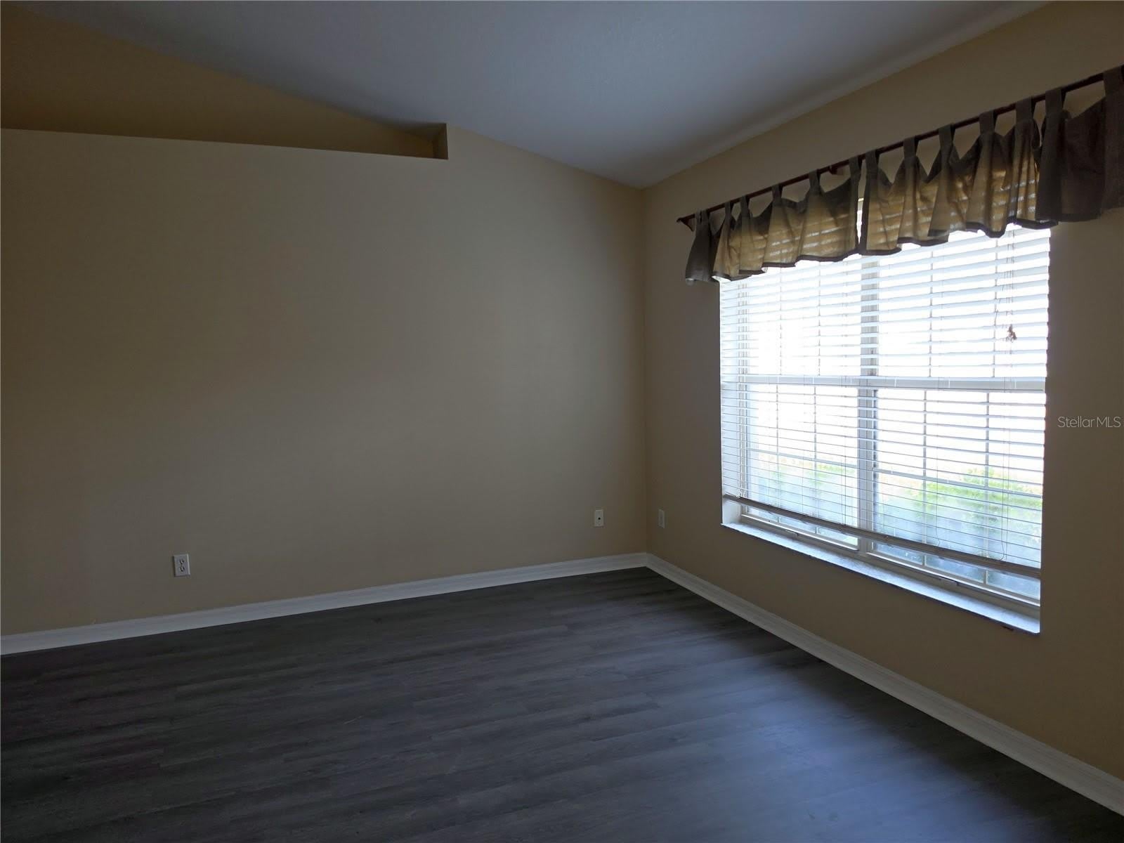 1750 NE 40TH Street – photo 2