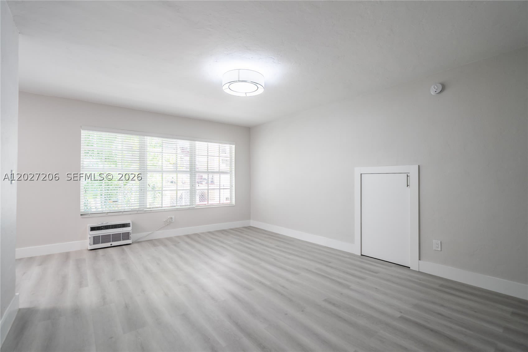 2418 Flamingo Dr – photo 2