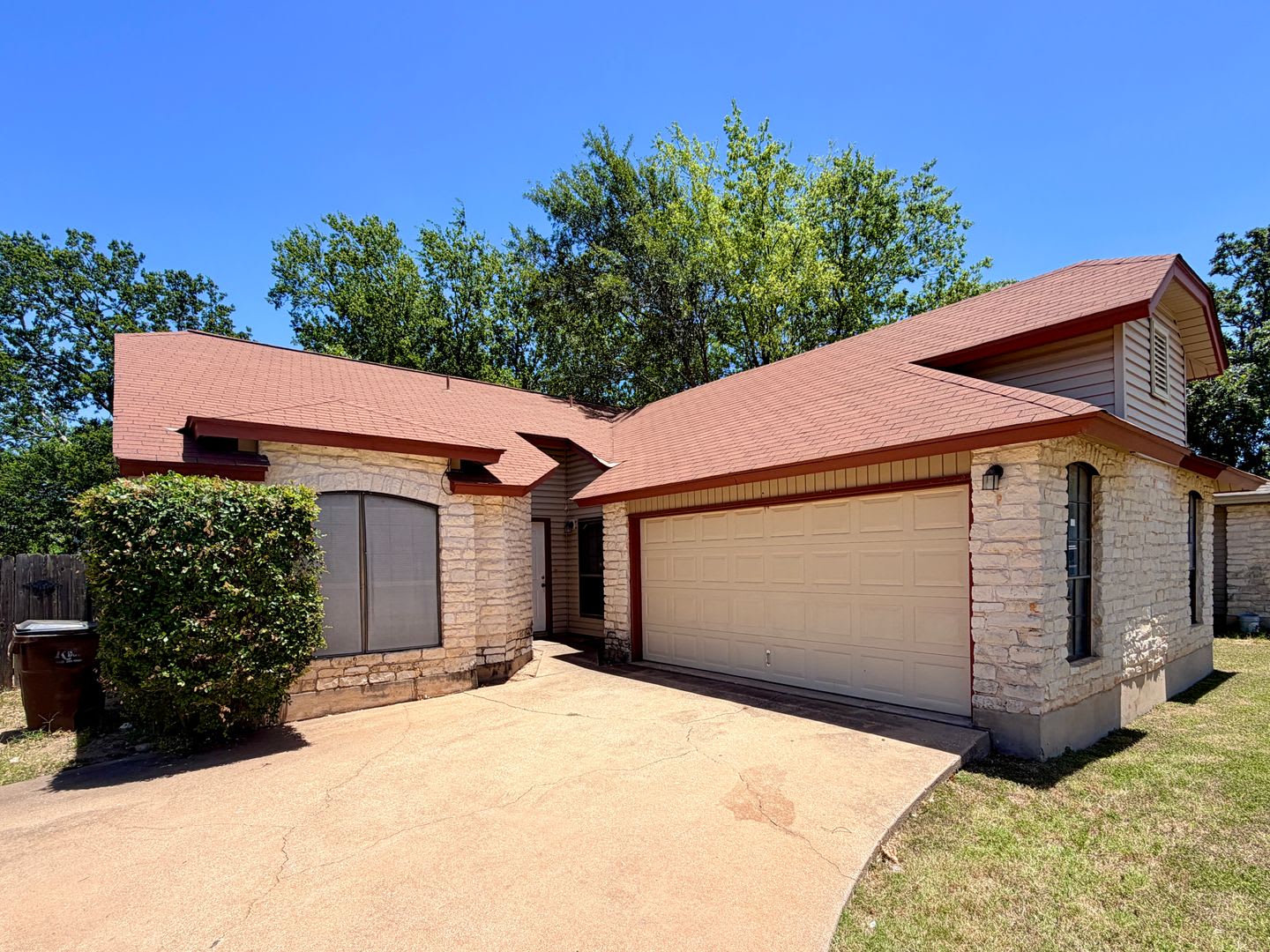 Great 3/2 single story home on a quiet street in Round Rock! – photo 2