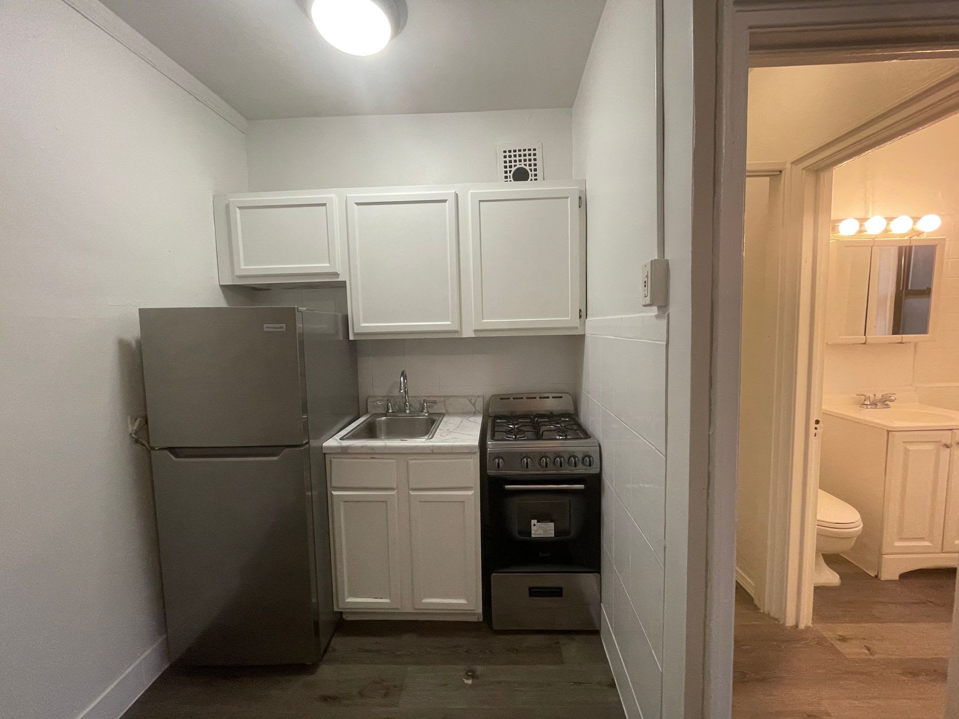 434 W Wellington – photo 2