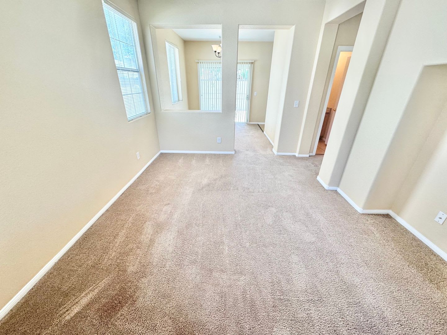 CHARMING 3 BEDROOM TWO STORY HOME – photo 3