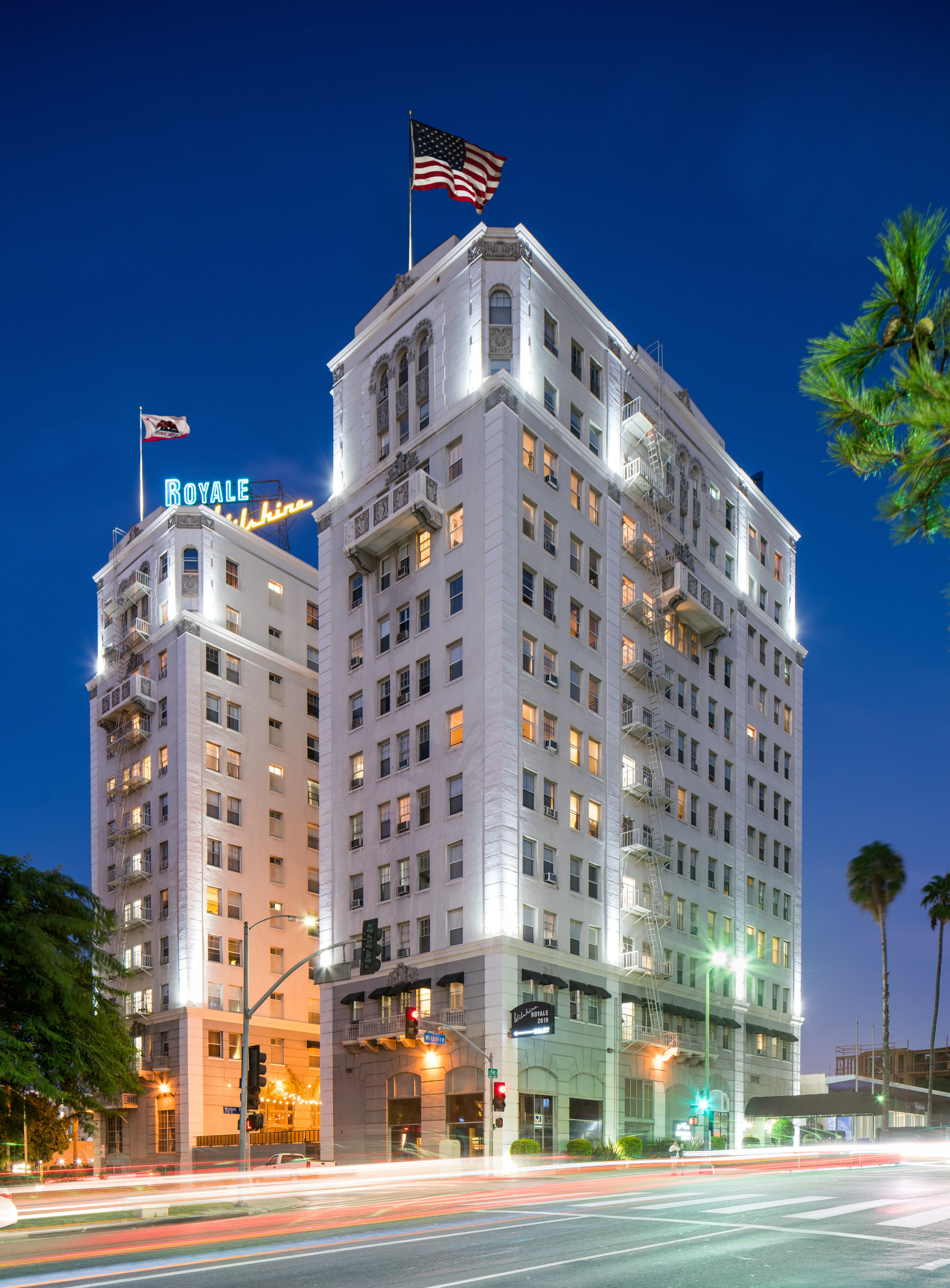 Wilshire Royale Apartments – photo 1