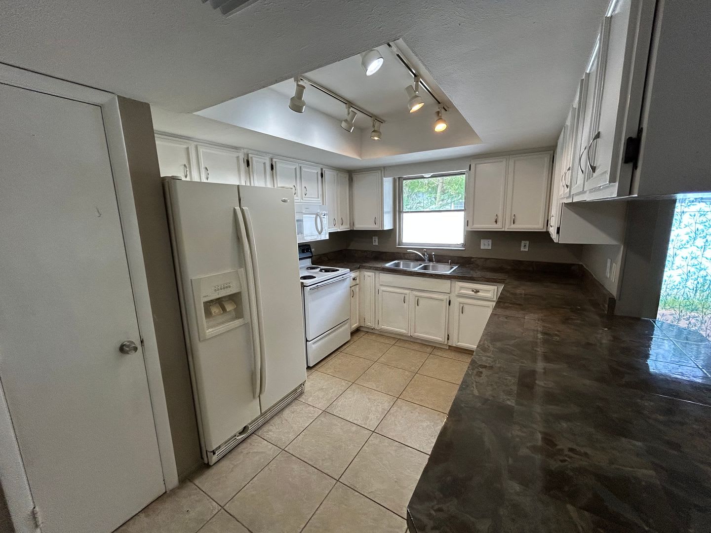 4 2 Home Conveniently Located In Sarasota Near Beaches Jungle Gardens Airport Downtown – photo 2