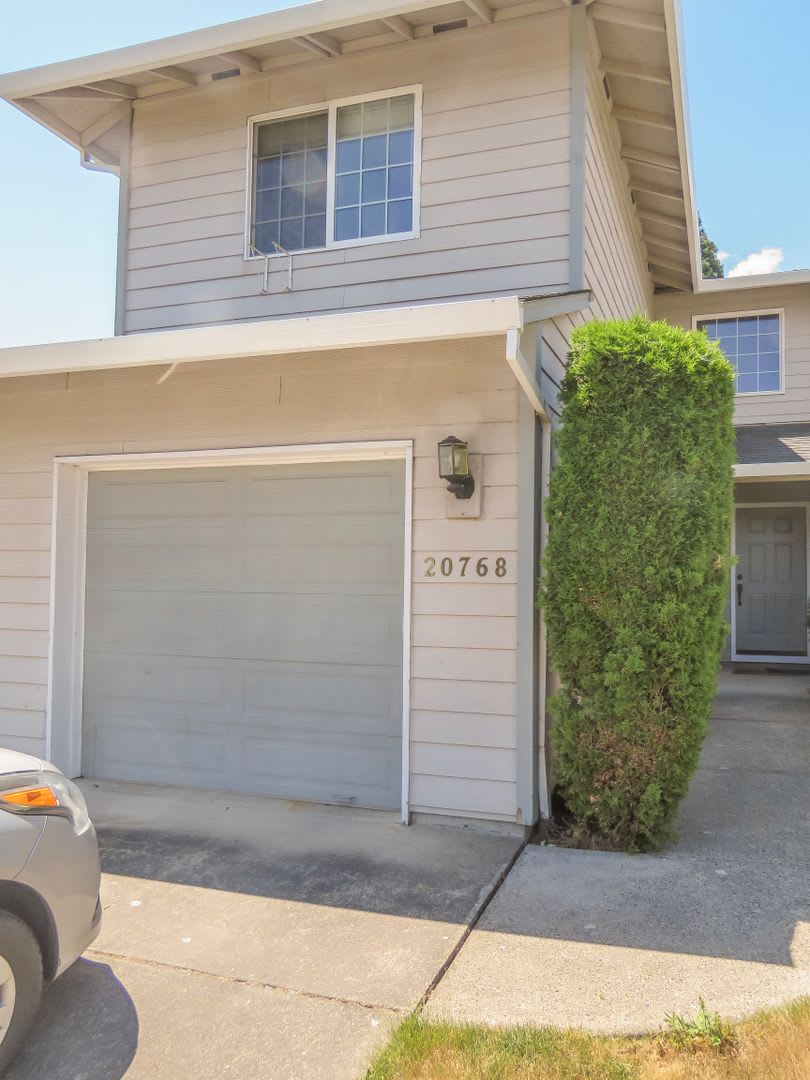 Updated Interior! Spacious 2 Bedroom 2.5 Bath Town home close to Intel and Nike – photo 1