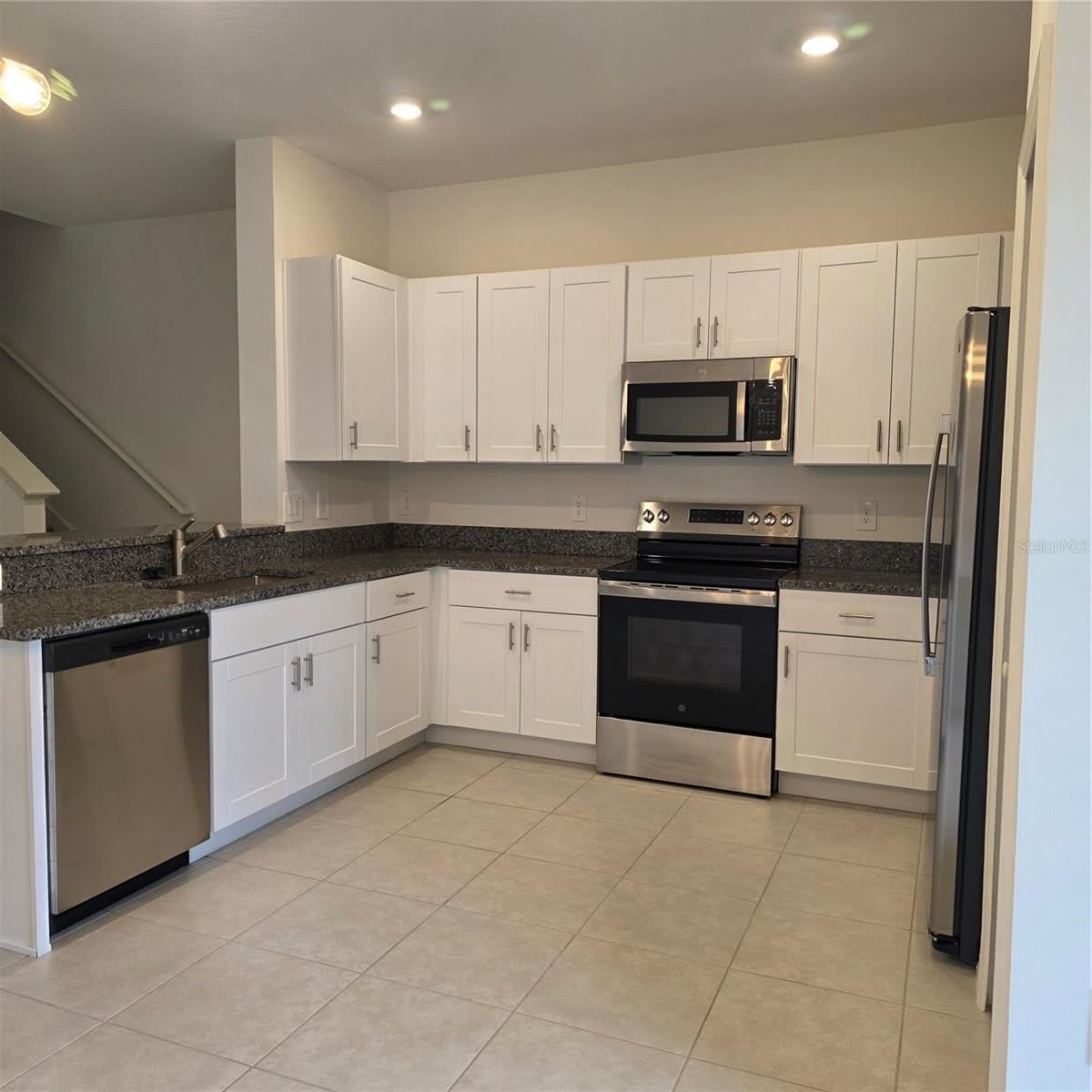6076 SHINER Street – photo 4
