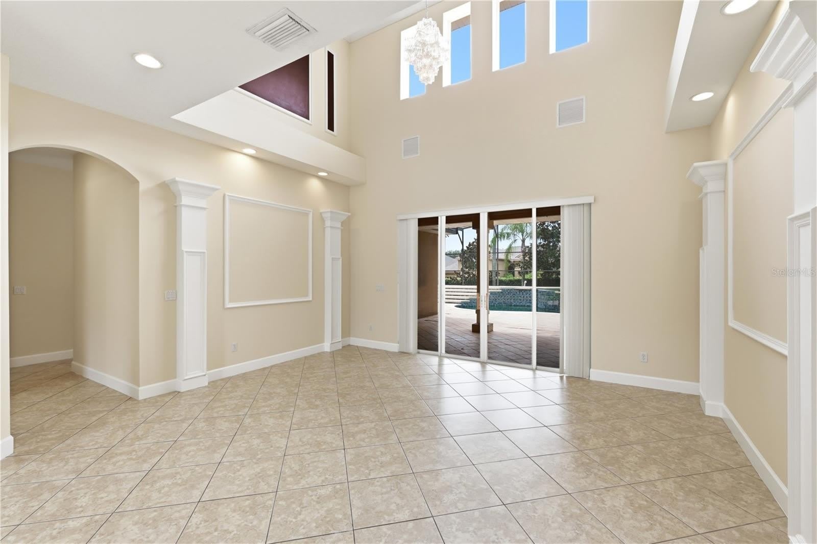 3205 KING GEORGE Drive – photo 2