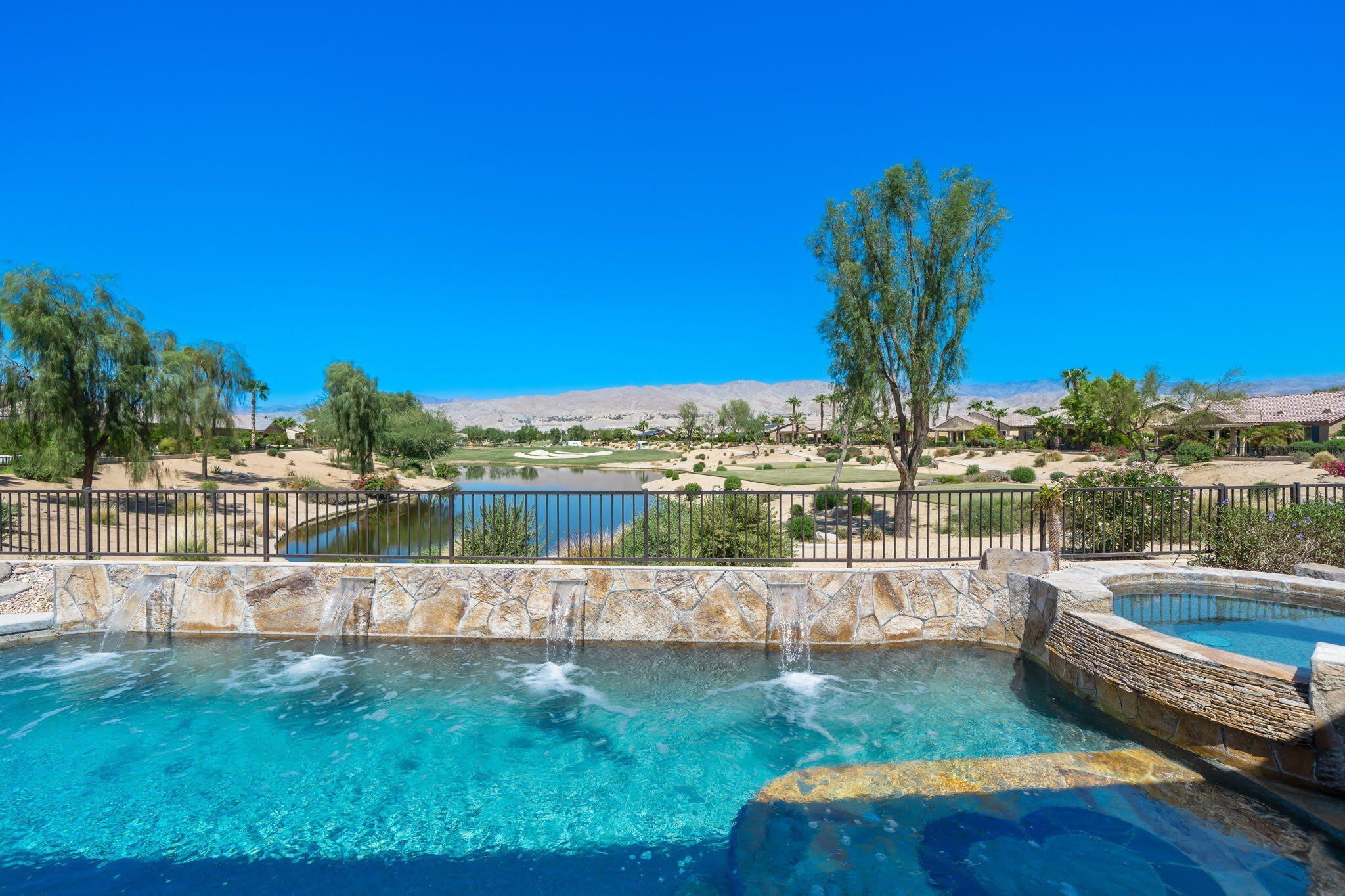 81074 Avenida Neblina – photo 2