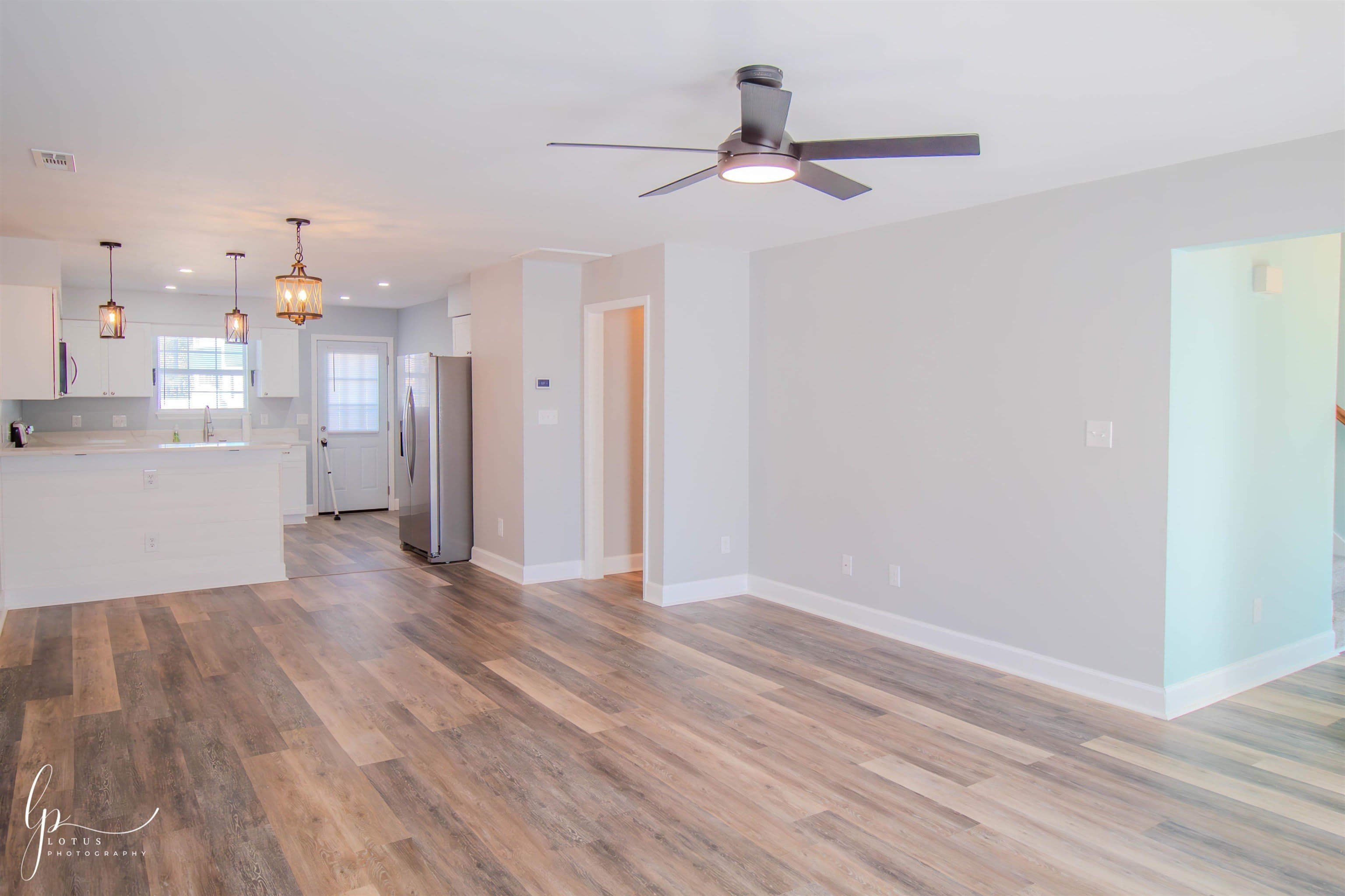 4271 Parkway Ln – photo 3