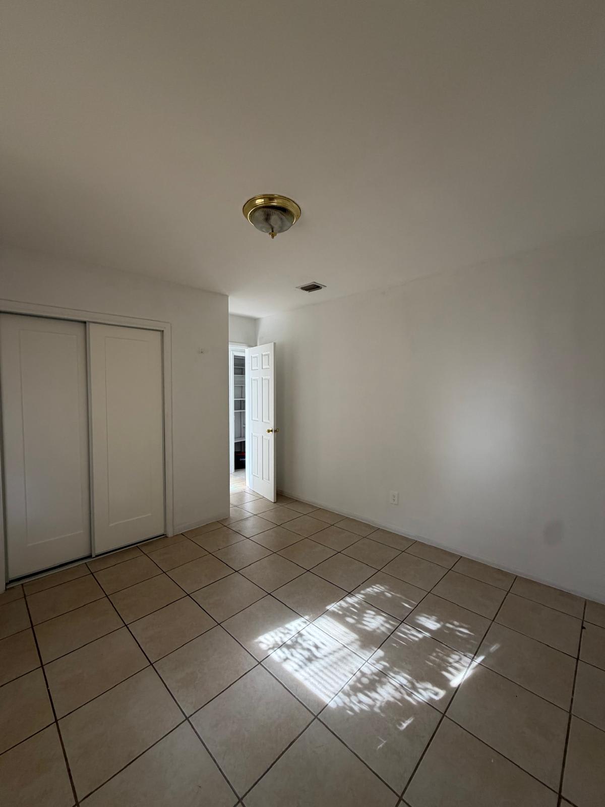 1929 Thomas St, Unit 1 – photo 4