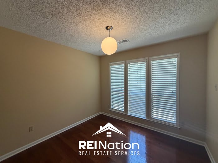 5989 Pebblehill Drive – photo 4