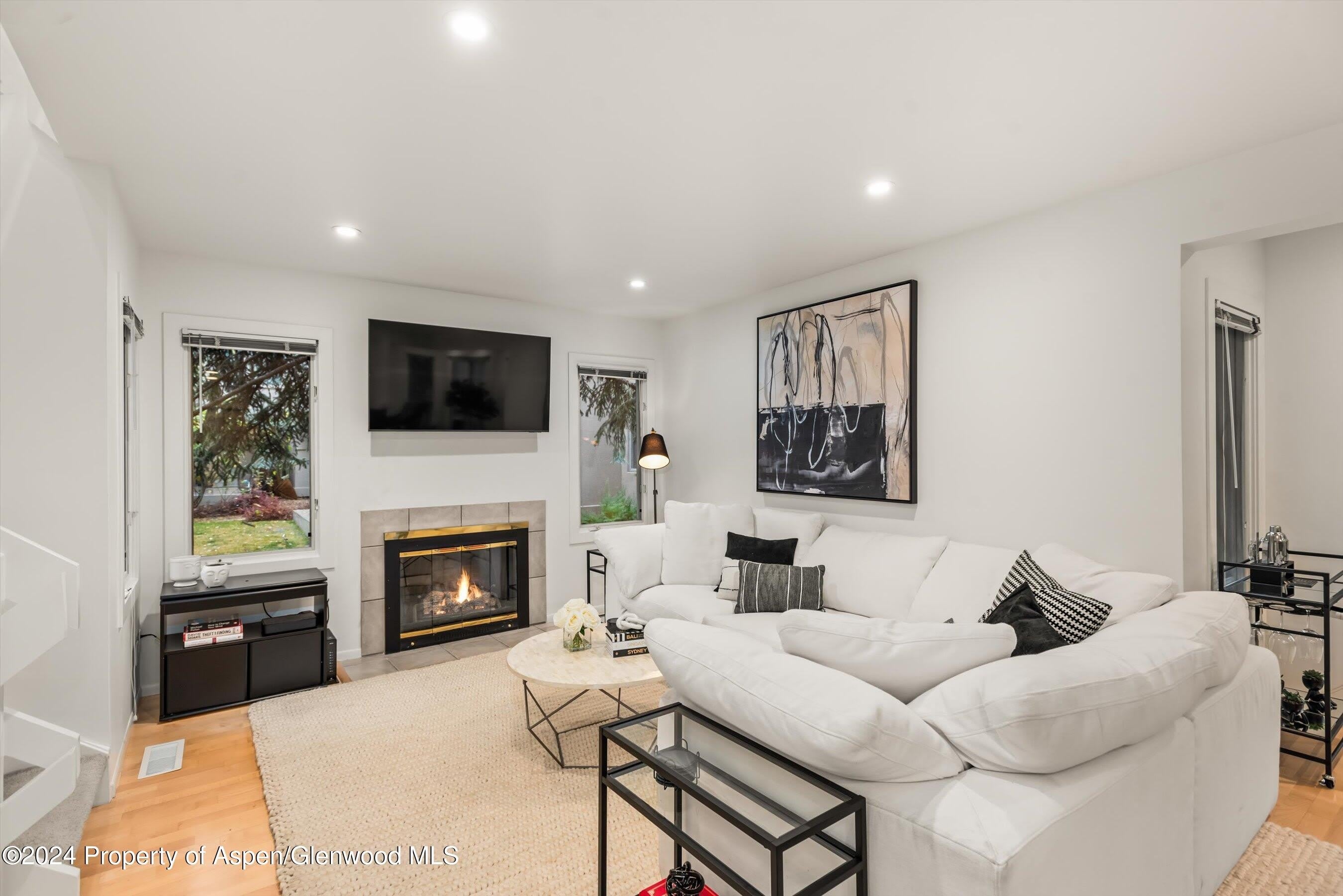 814 W Bleeker Street – photo 3