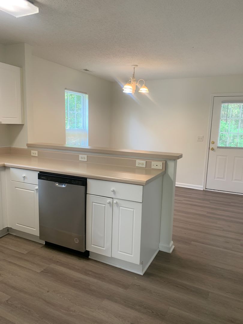 3 Bedroom 2 Bath House On Charter Drive Available Now – photo 5