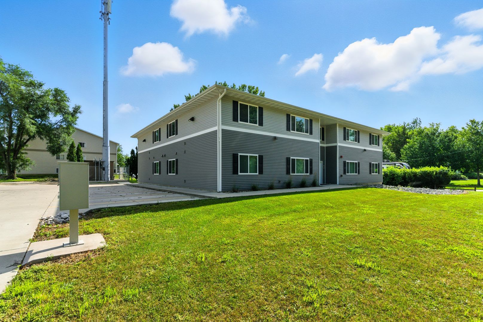 Woodline Condos – photo 3